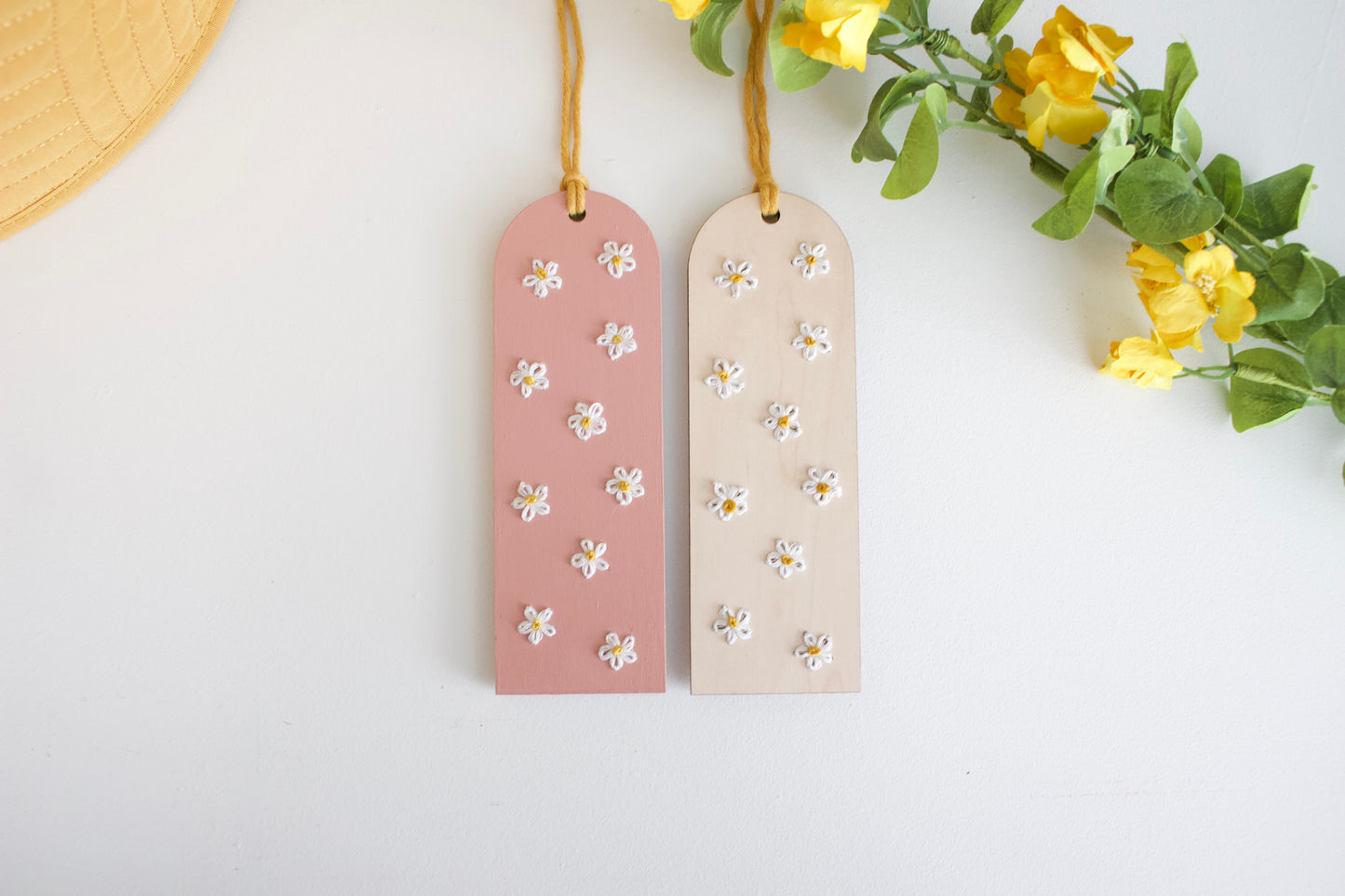 Wood Embroidery Kit - Daisy Bookmark